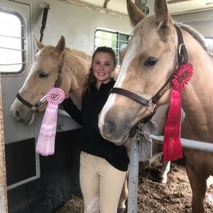 Meet your Posher, Abbie